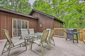 Cabin with Fire Pit and Decks - Walk to Lake Harmony! Lake Harmony